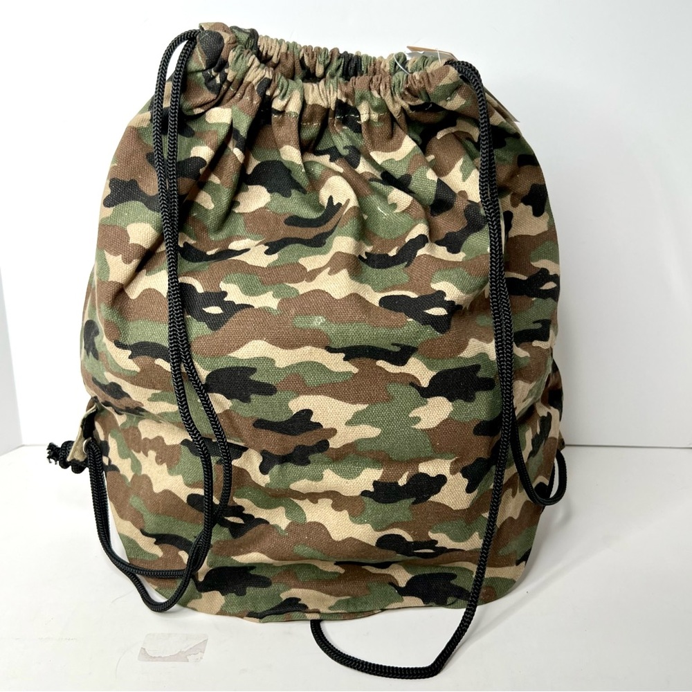 Camouflage Drawstring Backpack - Picture 3 of 3